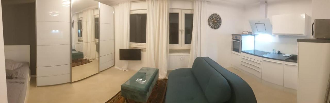Apartment Mit Schoener, Moderner Einrichtung Kolonia Zewnętrze zdjęcie